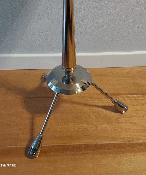 Image 1 of Table d'appoint en acier inoxydable.