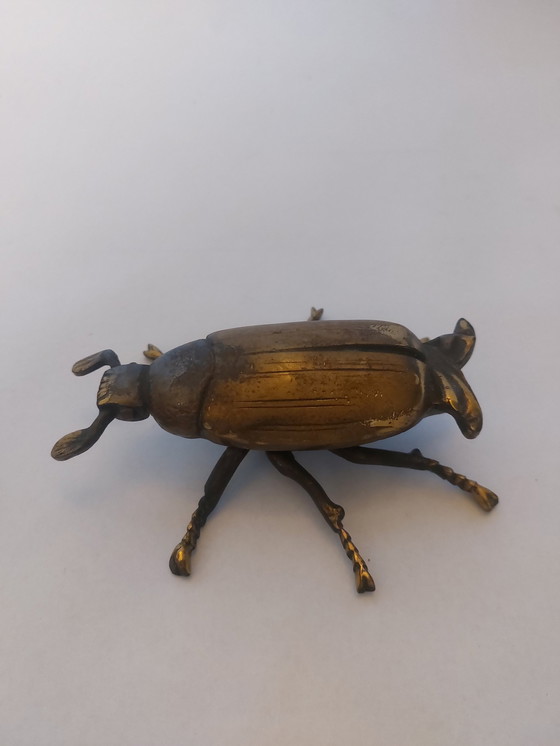 Image 1 of Boîte à bijoux en forme de scarabée en laiton