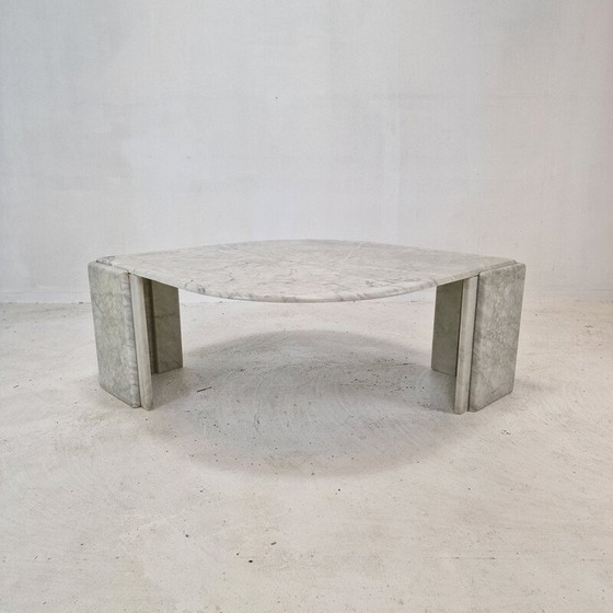 Image 1 of Table basse vintage en marbre en forme de goutte d'eau, Italie 1980