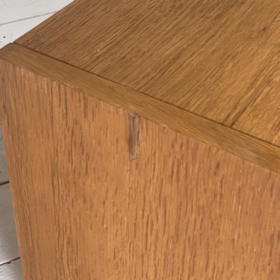 Image 1 of Commode vintage en bois de chêne massif, 1980