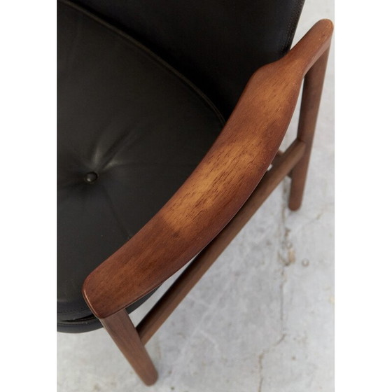 Image 1 of Fauteuil vintage en bois massif et cuir noir par Ib Kofod Larsen pour Fröscher