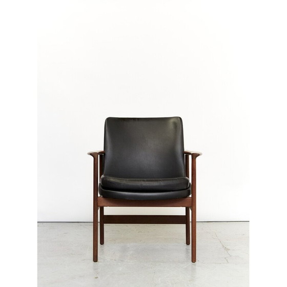 Image 1 of Fauteuil vintage en bois massif et cuir noir par Ib Kofod Larsen pour Fröscher