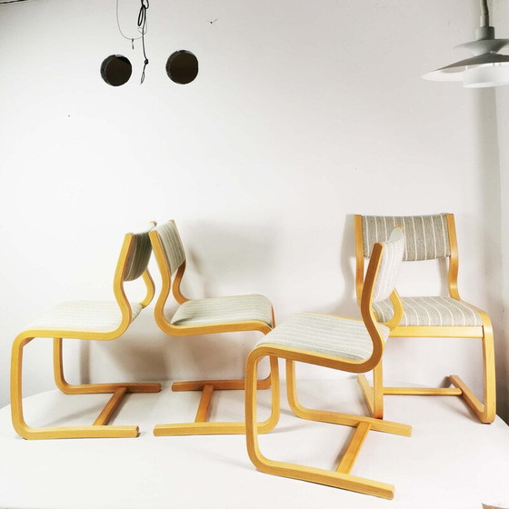 Image 1 of Ensemble de 4 chaises vintage en contreplaqué de hêtre par Magnus Olesen, Danemark 1970