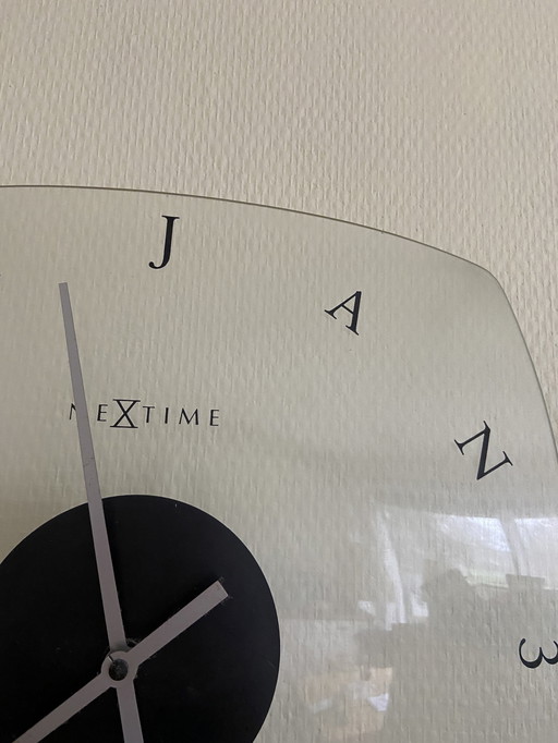 Horloge murale design en verre Nextime 'Jan' By Jan De Bouvrie