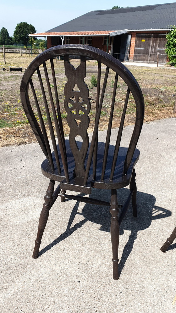 Image 1 of 4 Chaises anglaises à dossier roulant.