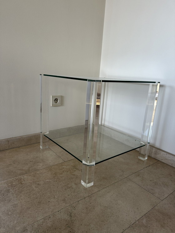 Image 1 of Table d'appoint en verre