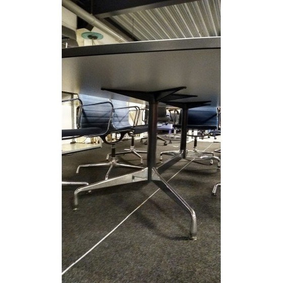 Image 1 of 8x Vitra Eames Ea 107/108 Meeting Chair, de couleur noire. Avec table assortie
