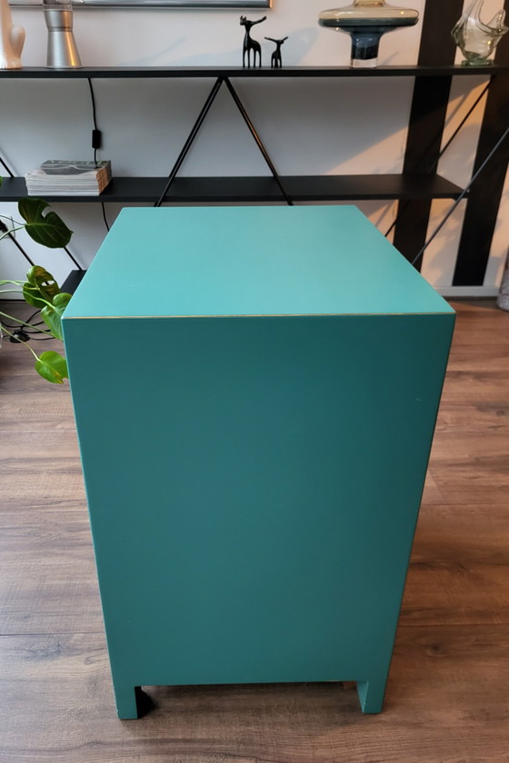 Image 1 of Table de nuit chinoise en turquoise.