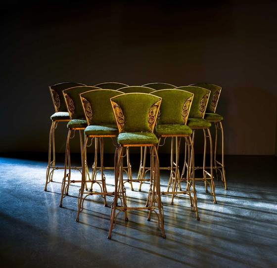 Image 1 of Tabourets de bar Cobra plaqués or et recouverts de velours vert citron, 1970S. Ensemble de 10 tabourets.