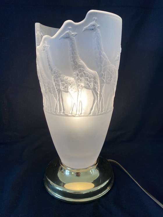 Image 1 of Lampe en verre dépoli "style Lalique" avec girafes, marque Nachtmann.