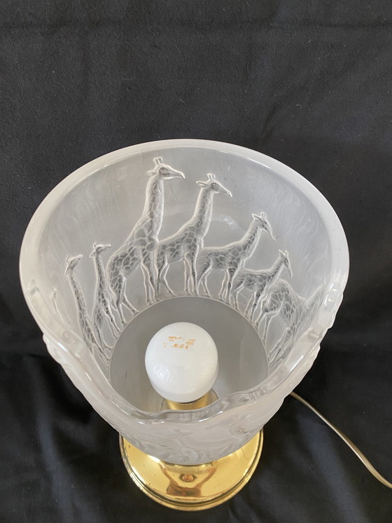 Image 1 of Lampe en verre dépoli "style Lalique" avec girafes, marque Nachtmann.