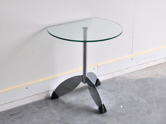 Image 1 of Table d'appoint design moderne avec plateau en verre et pied en acier inoxydable