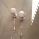 Ensemble de 2 appliques sculpturales en porcelaine Main avec ampoule
