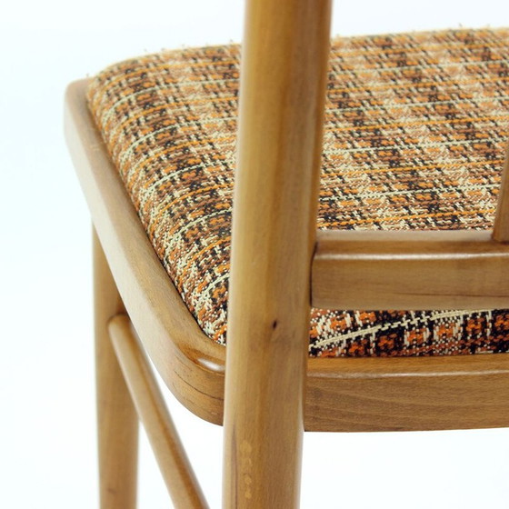 Image 1 of Ensemble de 4 chaises vintage en bois de chêne et tissu par Ton, Tchécoslovaquie 1960