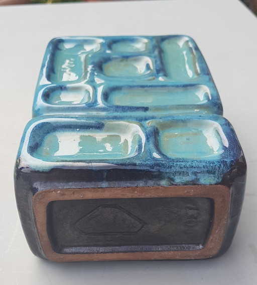 Vase rectangulaire en céramique turquoise