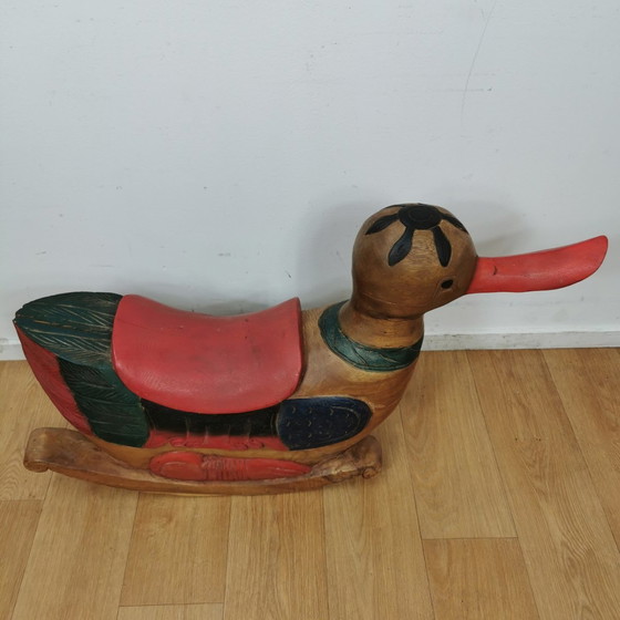 Image 1 of Canard à bascule en bois massif fait à la main en Indonésie