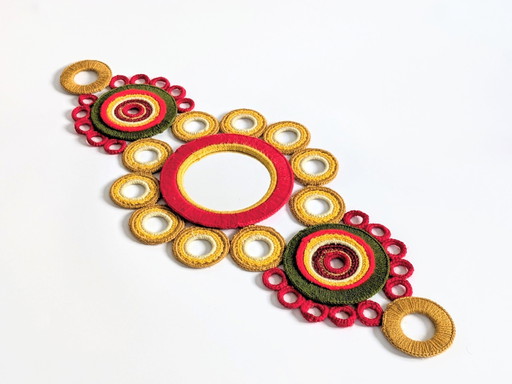 Miroir suspendu en macramé | Vintage Floral Fiber Art | 1970's