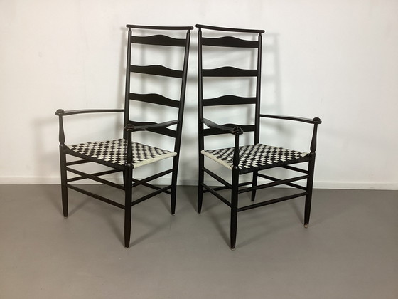 Image 1 of 2 Chaises Vintage Shaker Chaises à accoudoirs en bois noir avec dossier en châle