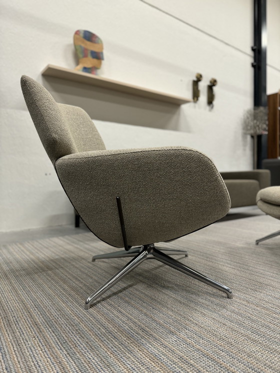 Image 1 of Leolux Lloyd Fauteuil avec pouf tissu Monza