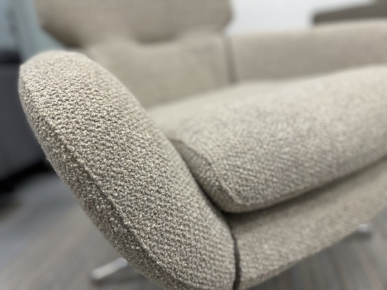 Image 1 of Leolux Lloyd Fauteuil avec pouf tissu Monza