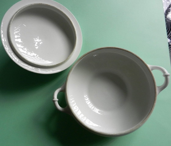 Image 1 of Ancien Légumier En Porcelaine Blanche