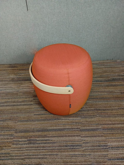 1X Offecct Carry On Pouf