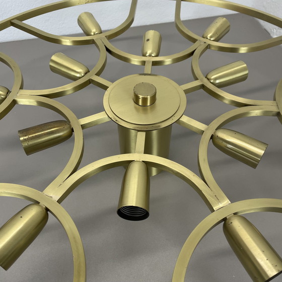 Image 1 of Grand plafonnier 64 cm à 12 ampoules en laiton, style Stilnovo, Italie, années 1960