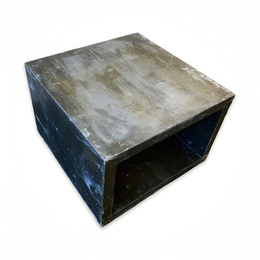 Table basse design industrielle en zinc à 100%