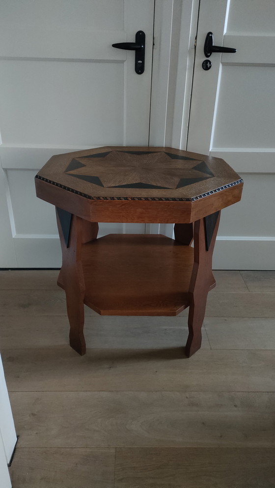 Image 1 of Table basse en chêne style école d'Amsterdam Table ancienne Table d'appoint Art déco Table basse
