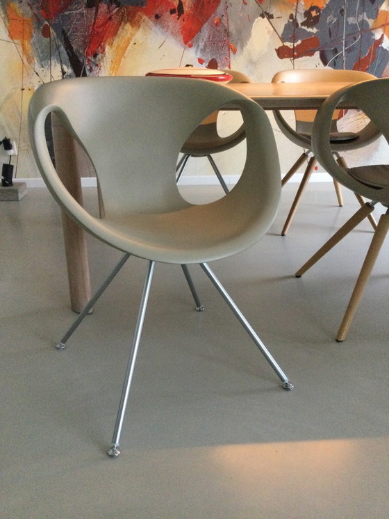 Image 1 of 6x Up Chair Plastic X09 Sand Dining Chairs And Possibly Leolux Table