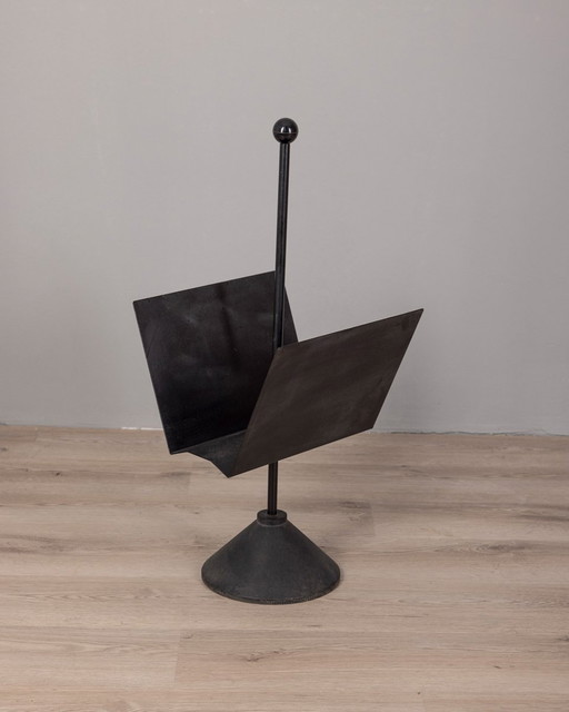 Porte-revues vintage 80S en métal noir Porada Arredi Design