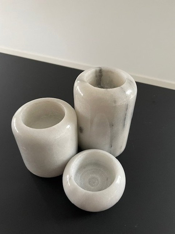 Image 1 of 3X bougeoirs cylindriques en marbre blanc