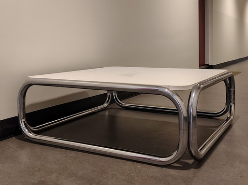 Table basse en chrome de l'ère spatiale