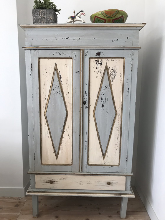 Image 1 of Ensemble de chambre à coucher en bois massif (lit et armoire)