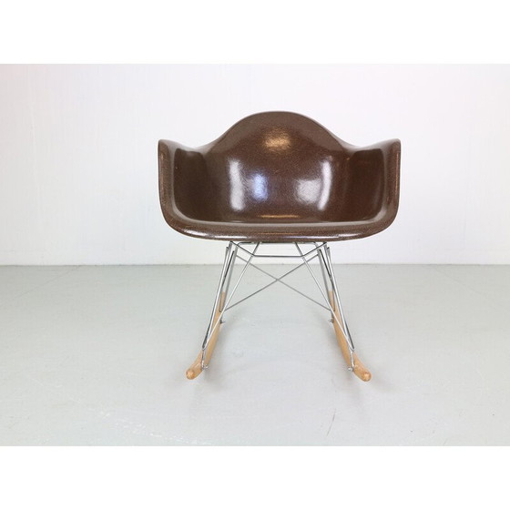 Image 1 of Fauteuil à bascule vintage "RAR" marron par Charles et Ray Eames pour Herman Miller, 1977