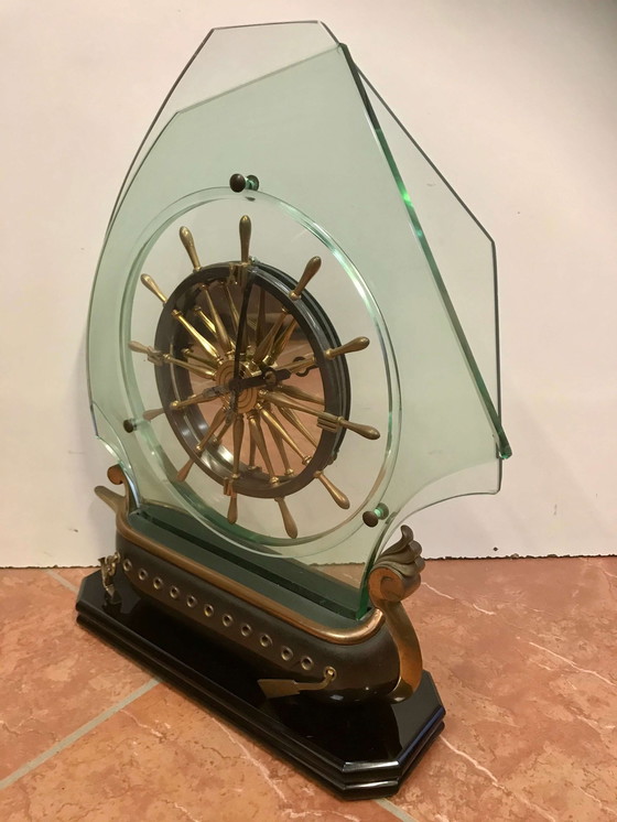 Image 1 of Horloge en bronze avec voiles en cristal, années 50