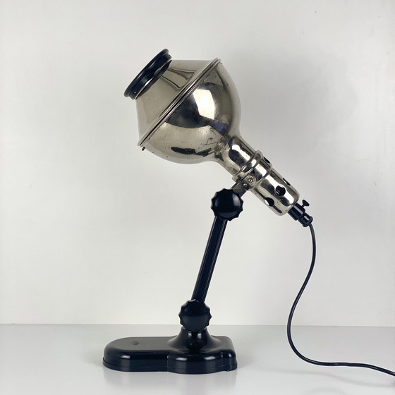 Image 1 of Lampe Directionnelle Streamline En Chrome Et Bakelite Des Années 40