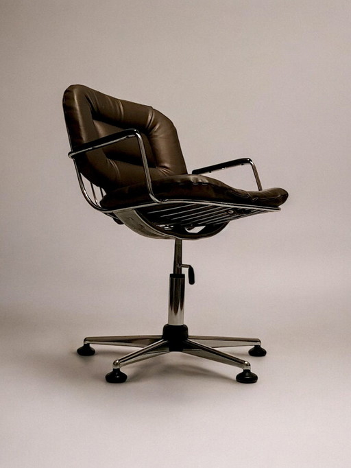 C. 1980 - Fauteuil De Bureau En Chrome Et Cuir Marron - 