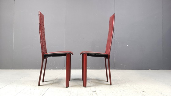 Image 1 of Chaises de salle à manger italiennes à dossier haut en cuir rouge, lot de 6, années 1980