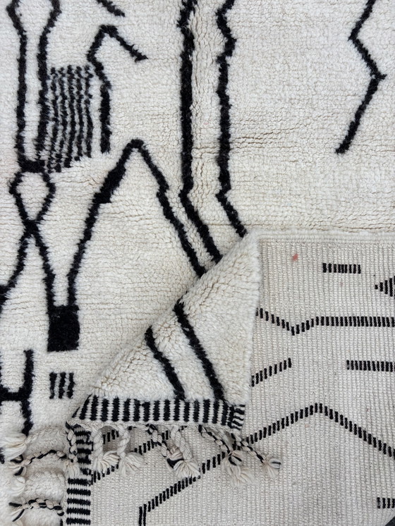 Image 1 of Tapis berbère moderne - Design abstrait noir et blanc (210X300 Cm)