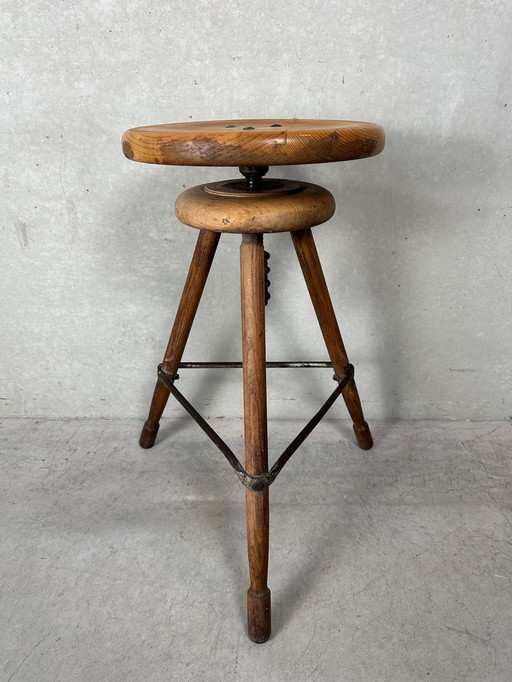 Tabouret réglable industriel vintage - hêtre
