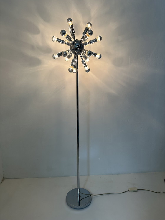 Image 1 of Lampadaire Sputnik chromé