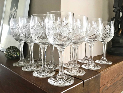 Ensemble De 12 Verres À Vin En Cristal De Bohême Taillé 