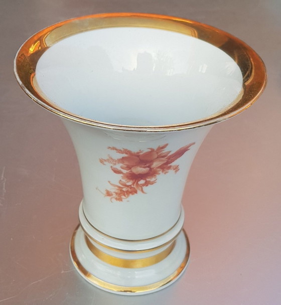 Image 1 of Vase à entonnoir en porcelaine dorée de Fürstenberg