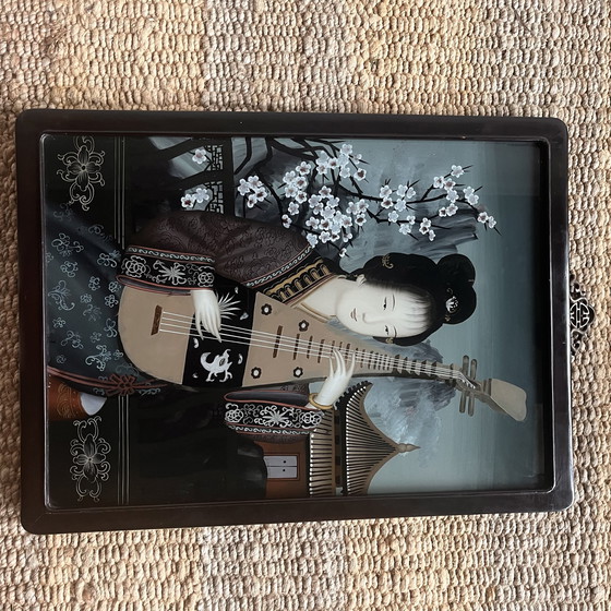 Image 1 of Peinture chinoise 'Back Glass' Eglomisé Femme Vintage avec Luth Vers 1900