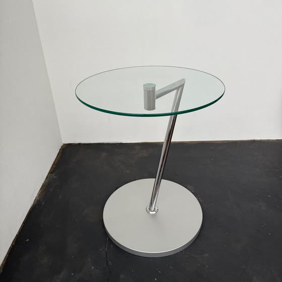 Image 1 of Table d'appoint ronde en verre avec pied articulé