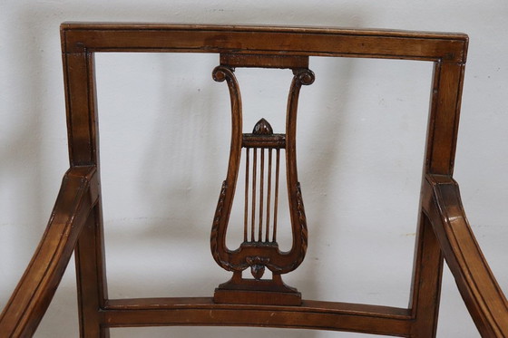 Image 1 of Fauteuil ancien en bois, 18ème siècle