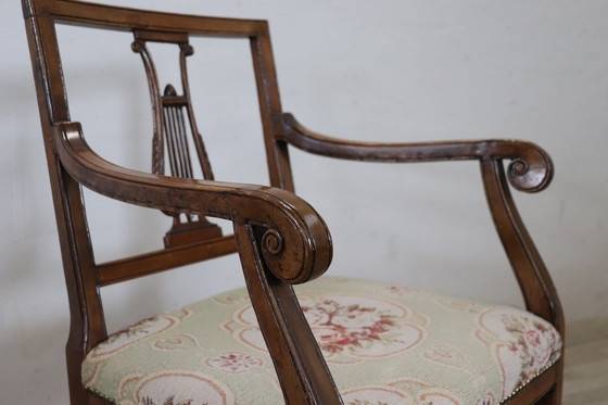 Image 1 of Fauteuil ancien en bois, 18ème siècle