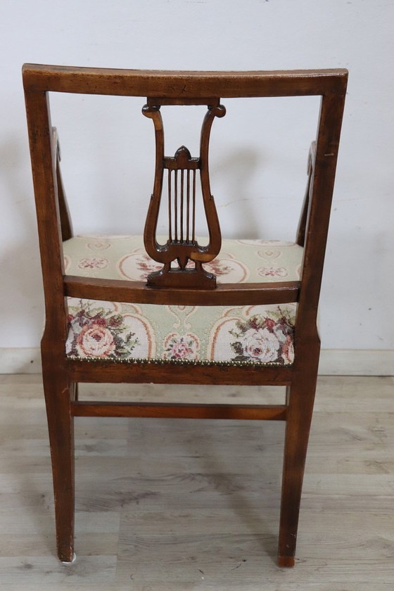 Image 1 of Fauteuil ancien en bois, 18ème siècle