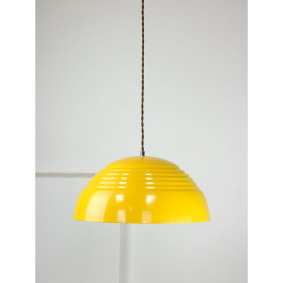 Image 1 of Lampe suspendue vintage en métal jaune, 1980